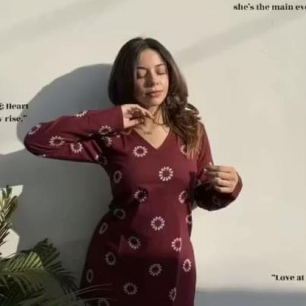 FELISIA Women's Rayon Floral Printed Full Sleeves V-Neck Short Kurti, Bell Sleeves, Short Kurti for Woman, Stylish Ethnic Top, Daily Casual Western & Office wear