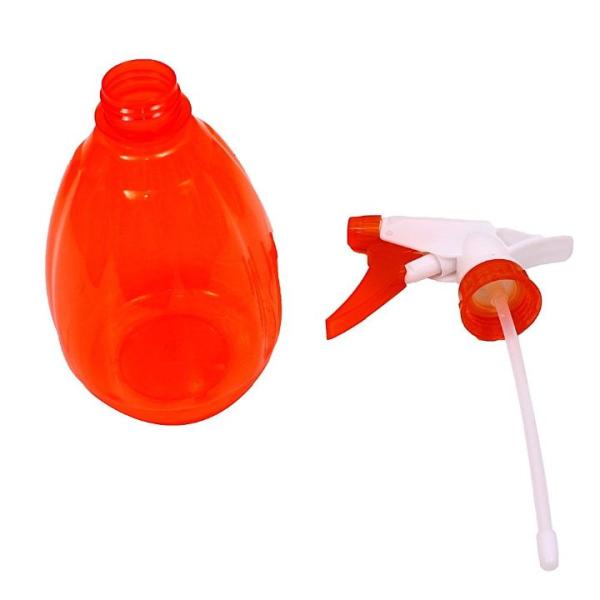 Plastic spray bottle : 550 ml