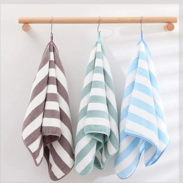 ADIYAL Microfiber 300 GSM Bath Towel Set (Pack of 3)
